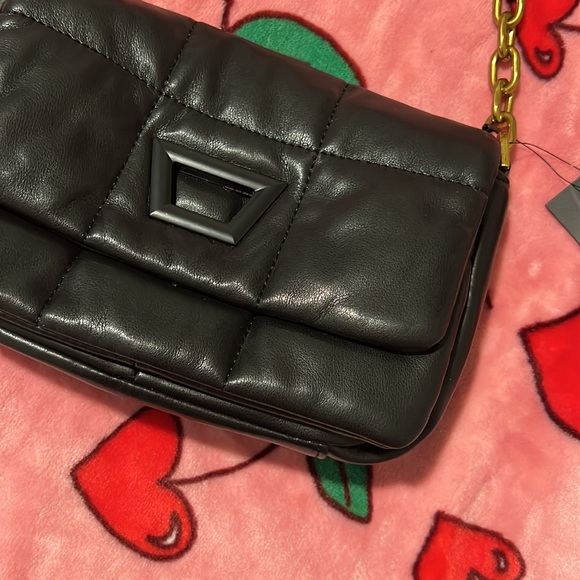 Forever21 black and gold chain purse! - Picture 2 of 6